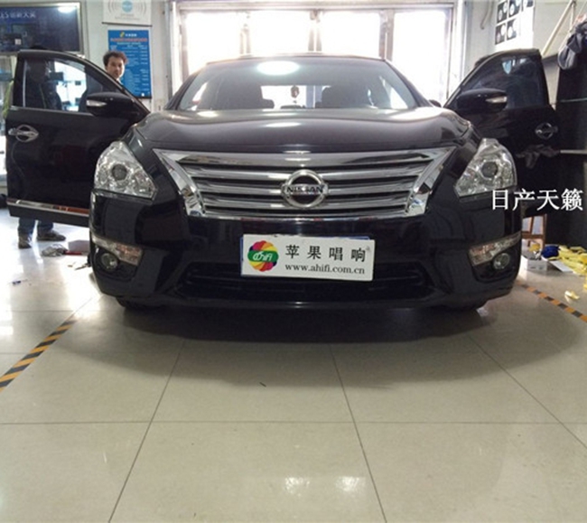 得心應手 大連蘋果唱響日產天籟改裝美國霸克汽