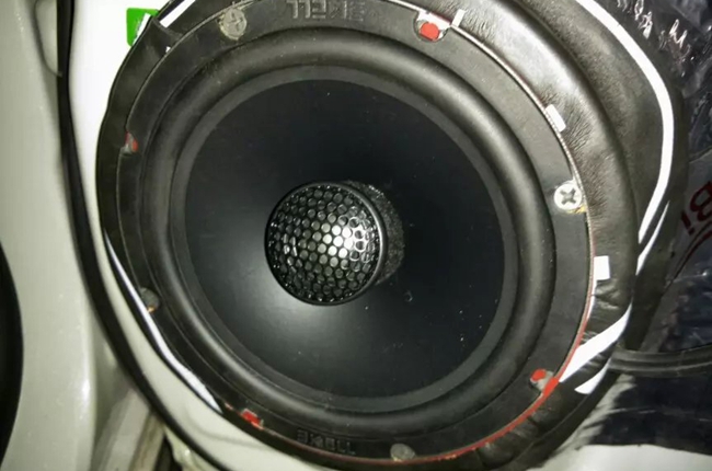 賞心悅目的好音質 新疆車佳坊豐田蘭德酷路澤改