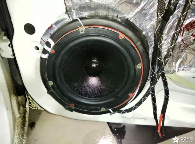 音效輕巧轉身 新疆車佳坊長安逸動改裝美國霸克
