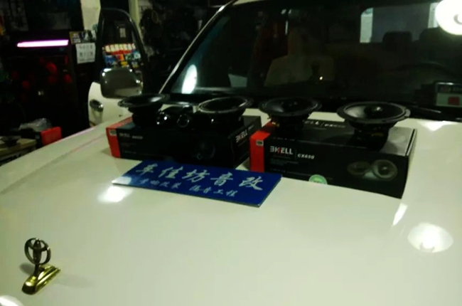 美好音樂時光 新疆車佳坊豐田4500改裝美國霸克汽