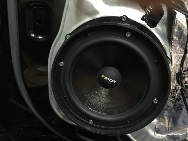 讓聲音更有型 上海音豪奔馳R300改裝德國ETON汽車