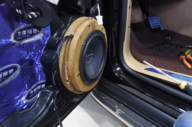 超強音樂魅力 車改坊（佛山店）保時捷卡宴改裝