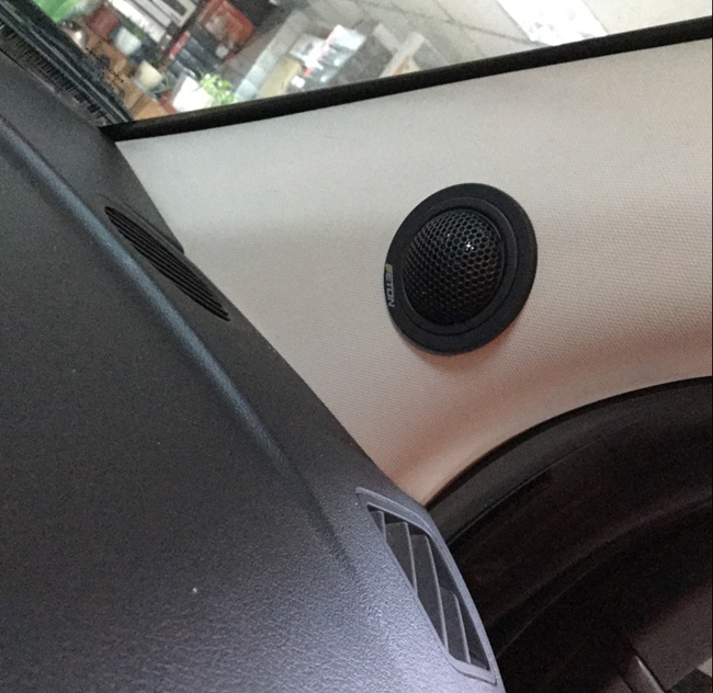 簡音不凡 新疆車佳坊吉普指南者改裝德國ETON汽車