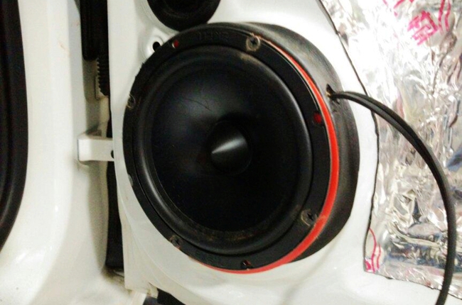 戀音情結 新疆車佳坊大眾速騰改裝霸克和斯派朗