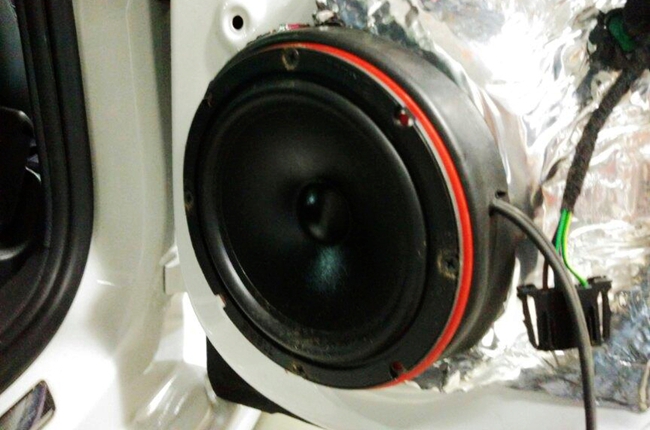 戀音情結 新疆車佳坊大眾速騰改裝霸克和斯派朗