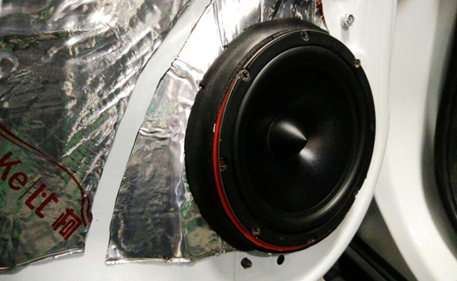 暢享3D音樂 新疆車佳坊哈弗H6改裝美國霸克和斯派