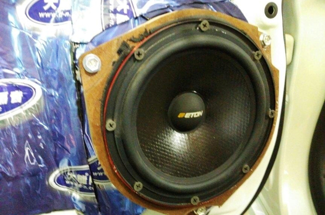 享音新攻略 新疆車佳坊中東版酷路澤改裝TEC、