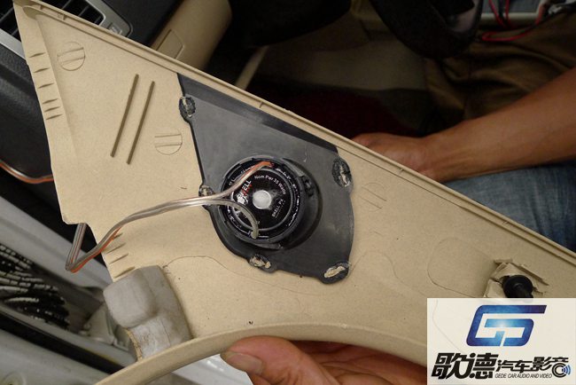 即改即享 武漢歌德大眾POLO改裝美國霸克汽車音響