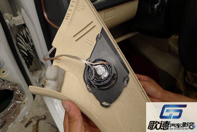 即改即享 武漢歌德大眾POLO改裝美國霸克汽車音響