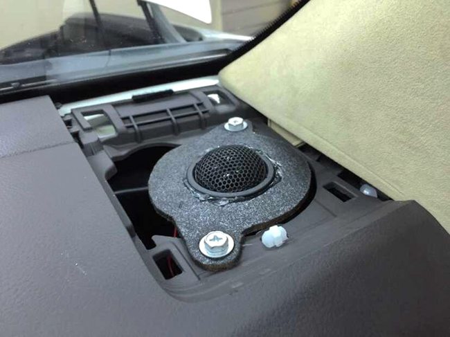 靚響經典 車改坊（哈爾濱店）豐田2700改裝ETON和