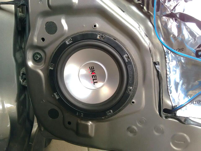 不能將就的原車音響 三鄉極速日產陽光改裝美國
