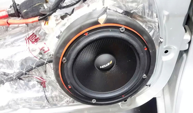 當紅套裝輕升級 新疆車佳坊現代I30改裝ETON和霸克