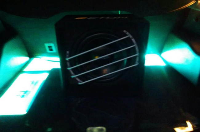 嶄新音質別樣出彩 月福汽車影音福特翼虎改裝