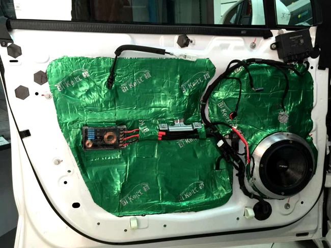 愜意時光盡享樂 車改坊哈爾濱店福特蒙迪歐改裝