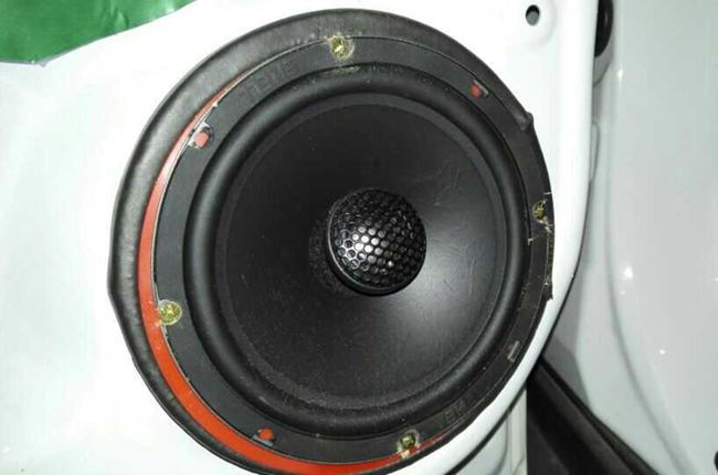 簡改新境界 新疆車佳坊哈弗H6改裝美國霸克音響