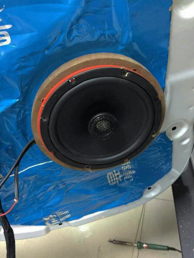音響改裝快準狠 新疆車佳坊現代ix35改裝美國霸克