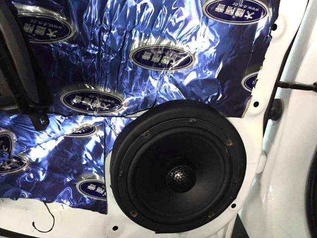 曲中行走 新疆車佳坊本田CRV改裝ETON和霸克音響
