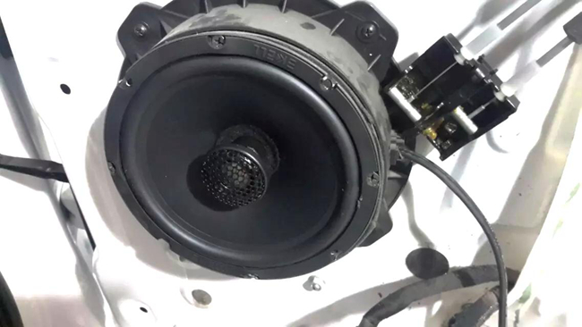 追求的就是高性價比 新疆車佳坊起亞K5音響改裝