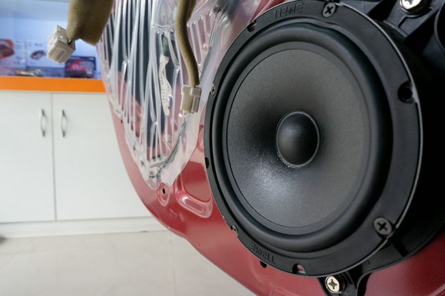與音樂做伴 廣州帝銳日產騏達改裝美國霸克音響