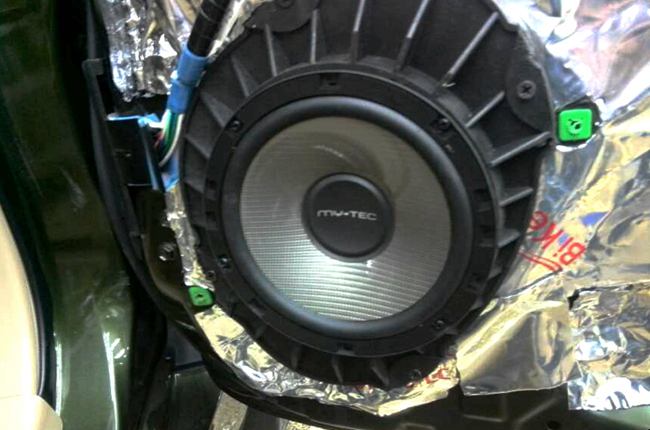音樂的品味 新疆車佳坊豐田霸道改裝TEC和霸克音