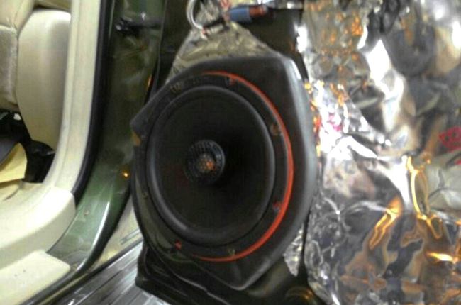 音樂的品味 新疆車佳坊豐田霸道改裝TEC和霸克音