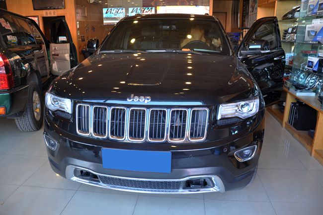 品質聲大反轉 集結車尚吉普大切諾基改裝意大利