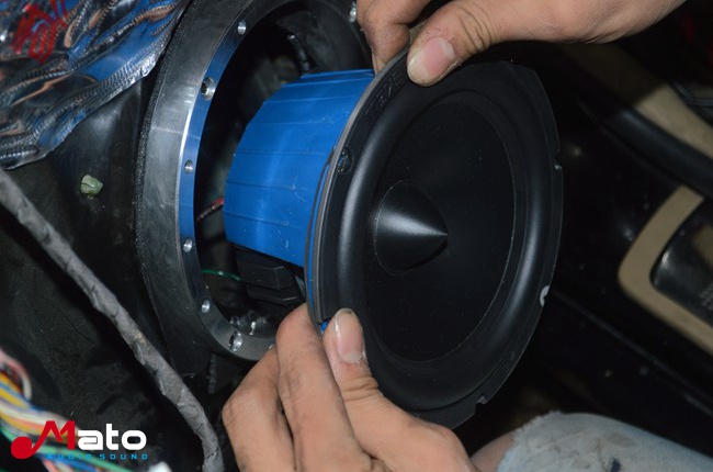 聽得見改變 汕頭飛龍本田雅閣改裝霸克和ETON音響