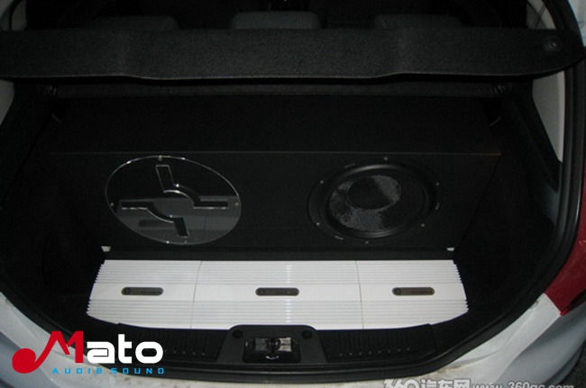 有音響改裝才拉轟！福特嘉年華改裝Hybrid Audio音