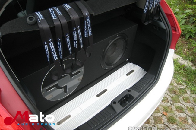 有音響改裝才拉轟！福特嘉年華改裝Hybrid Audio音