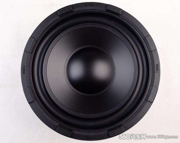 霸克十周年紀念版超低音HD 300：不只是夠低，還